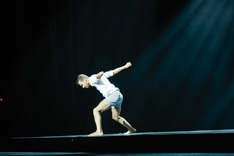 Tribe Dance Hold Your Dream 
